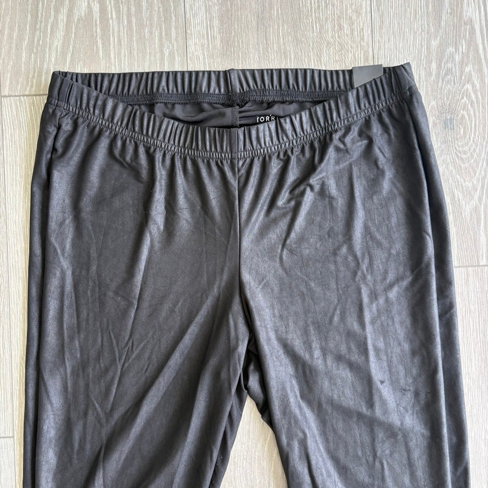 Plus Size 1 - Picture 4 of 15